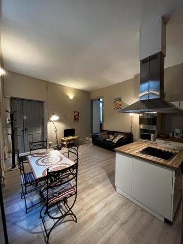 Cosy House T3 City Center, Museum, Place Carnot Каркассонн Екстер'єр фото